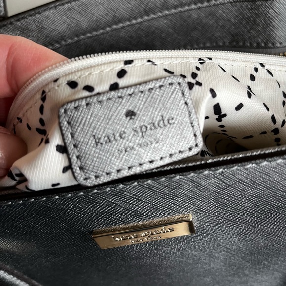 Kate Spade- Newbury
Lane Dally Extra Large Leather Tote (Pewter) - Picture 3 of 14